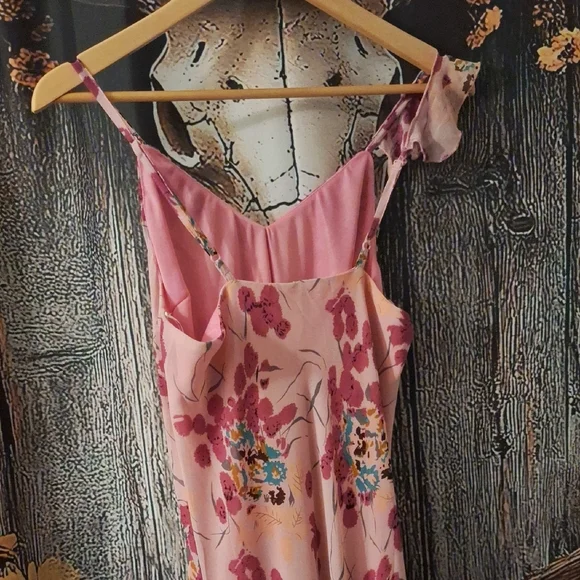 Floral Pink Sleeveless Dress - Picture 3 of 6
